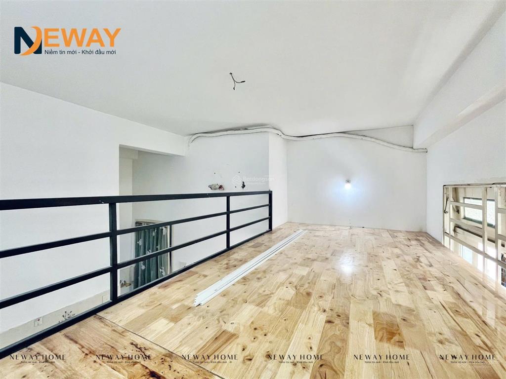 Cho thuê phòng gác, cửa sổ trời, máy lạnh, gần đại học văn hiến, ngoại ngữ, công thương