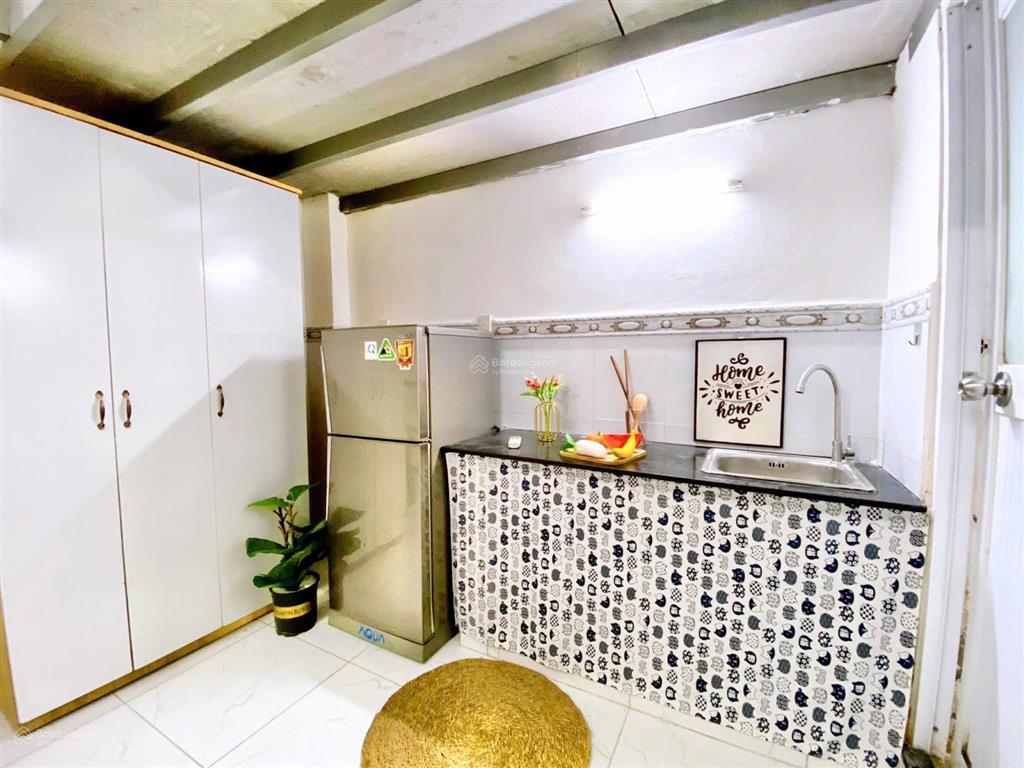 Cho thuê phòng gác, gần sân bay, học viện hàng không, tiện đi bình thạnh