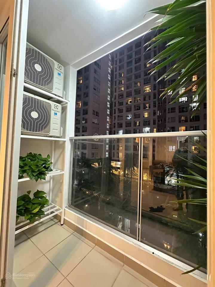 Cho thuê căn hộ sky center, 74m2, 2pn, 2wc, full nội thất, giá 16,5 triệu/th, ở liền,  0976 028 ***