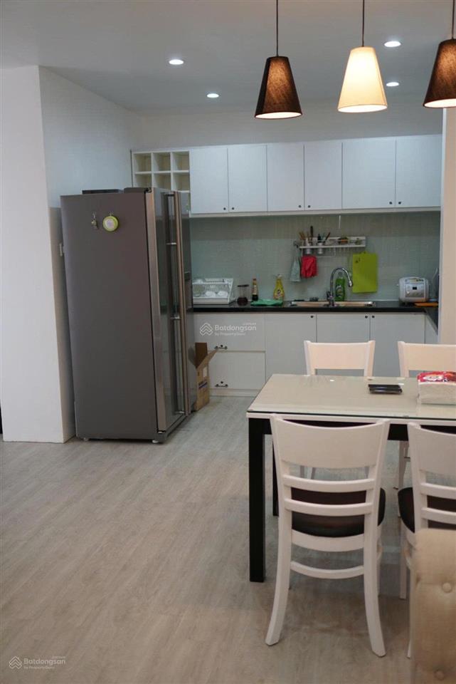 Cho thuê căn hộ kingston, 80m2, 2 phòng ngủ, có đủ nội thất, giá 22 triệu/tháng.  0976 028 ***