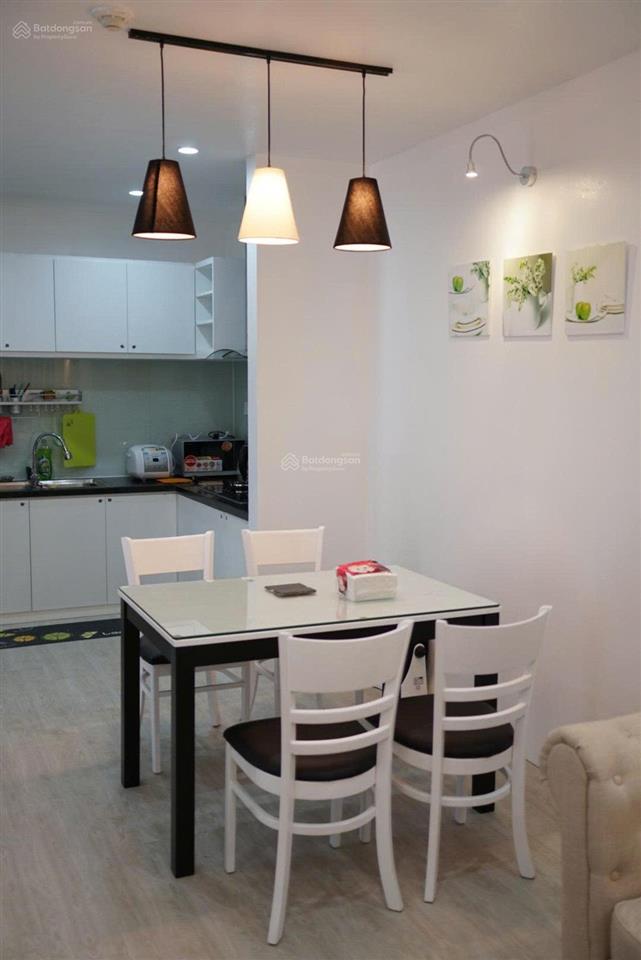 Cho thuê căn hộ kingston, 80m2, 2 phòng ngủ, có đủ nội thất, giá 22 triệu/tháng.  0976 028 ***