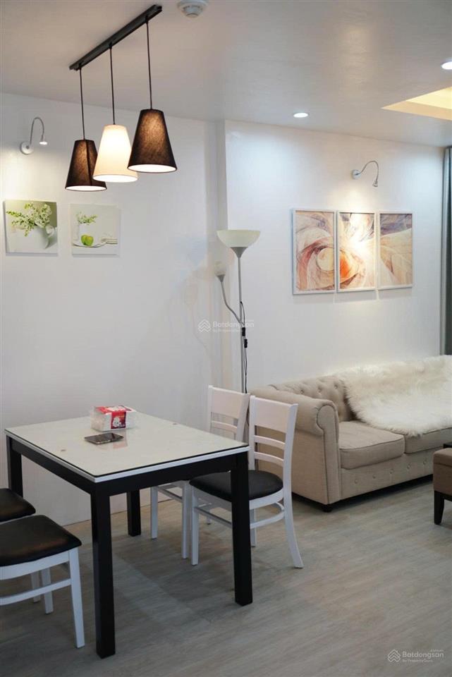 Cho thuê căn hộ kingston, 80m2, 2 phòng ngủ, có đủ nội thất, giá 22 triệu/tháng.  0976 028 ***