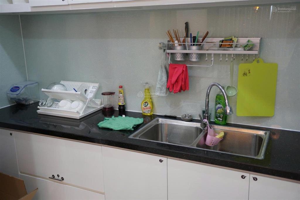 Cho thuê căn hộ kingston, 80m2, 2 phòng ngủ, có đủ nội thất, giá 22 triệu/tháng.  0976 028 ***