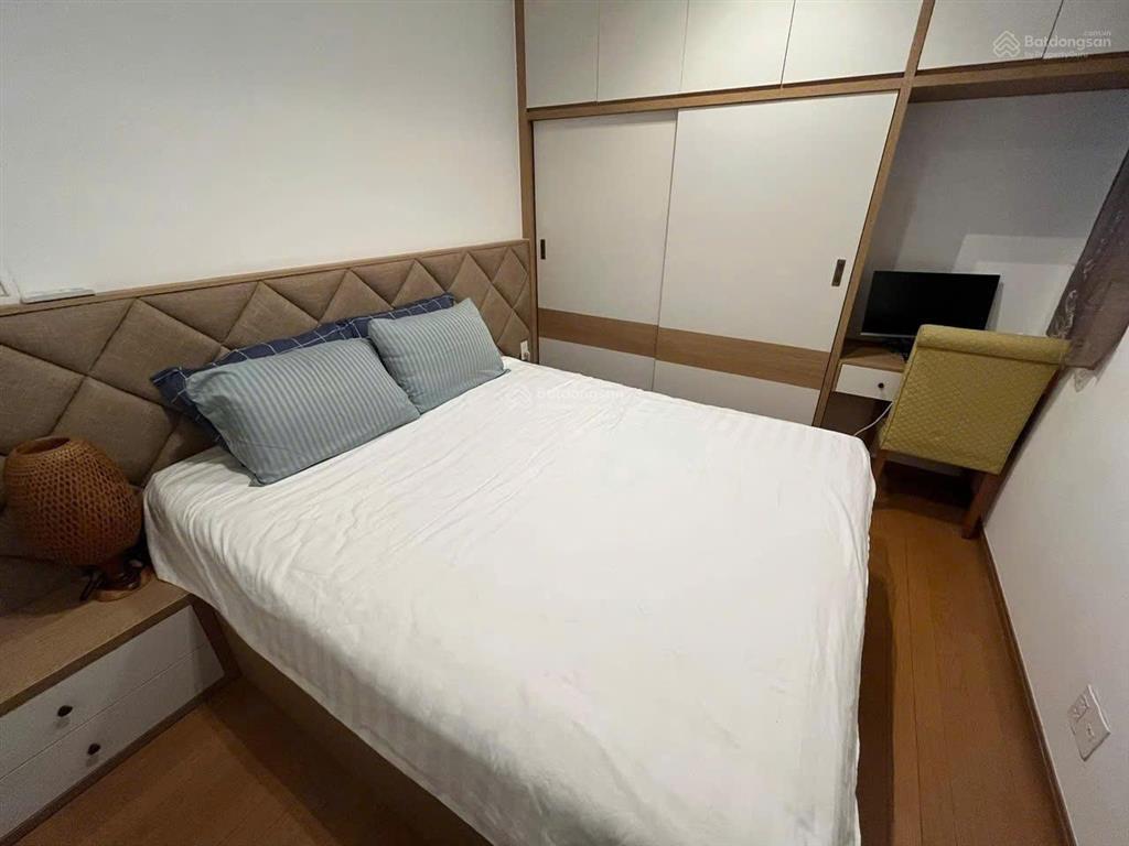 Cho thuê căn hộ sky center, 74m2, 2pn, 2wc, full nội thất, giá 17 triệu/tháng.  0976 028 ***