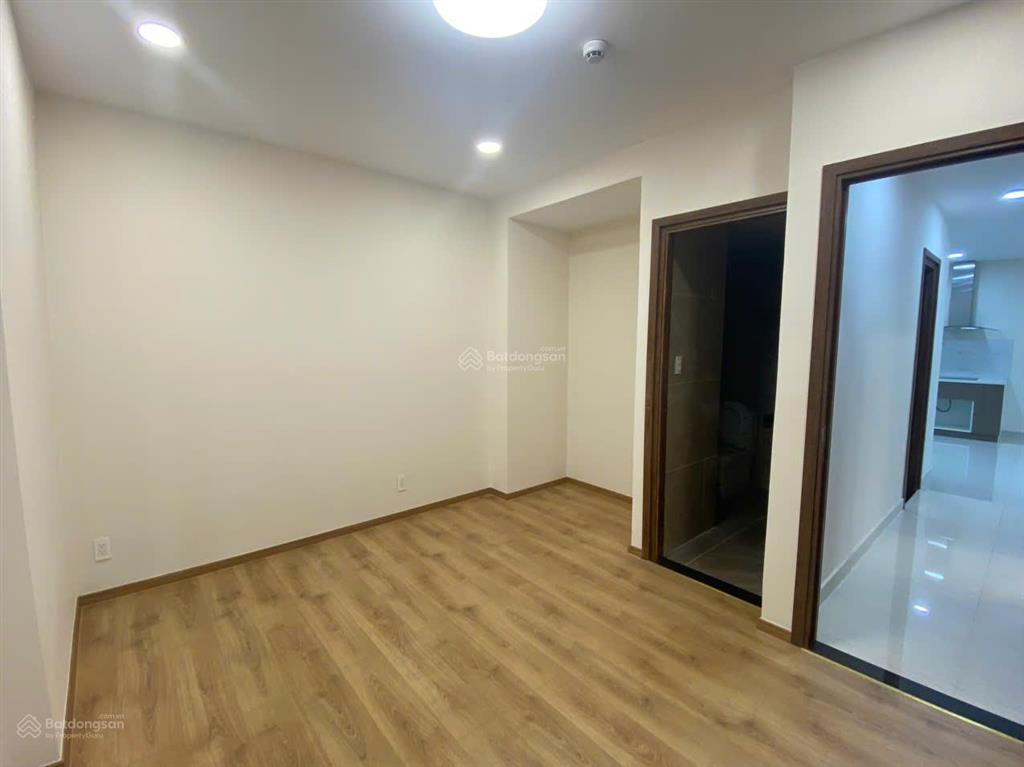 Cho thuê căn hộ park legend, 3pn, 2wc, 90m2, nội thất cơ bản, giá 20tr/tháng.  0976 028 ***