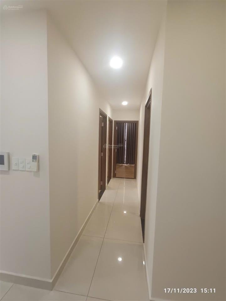 Cho thuê căn hộ park legend, 3pn, 2wc, 90m2, nội thất cơ bản, giá 20tr/tháng.  0976 028 ***