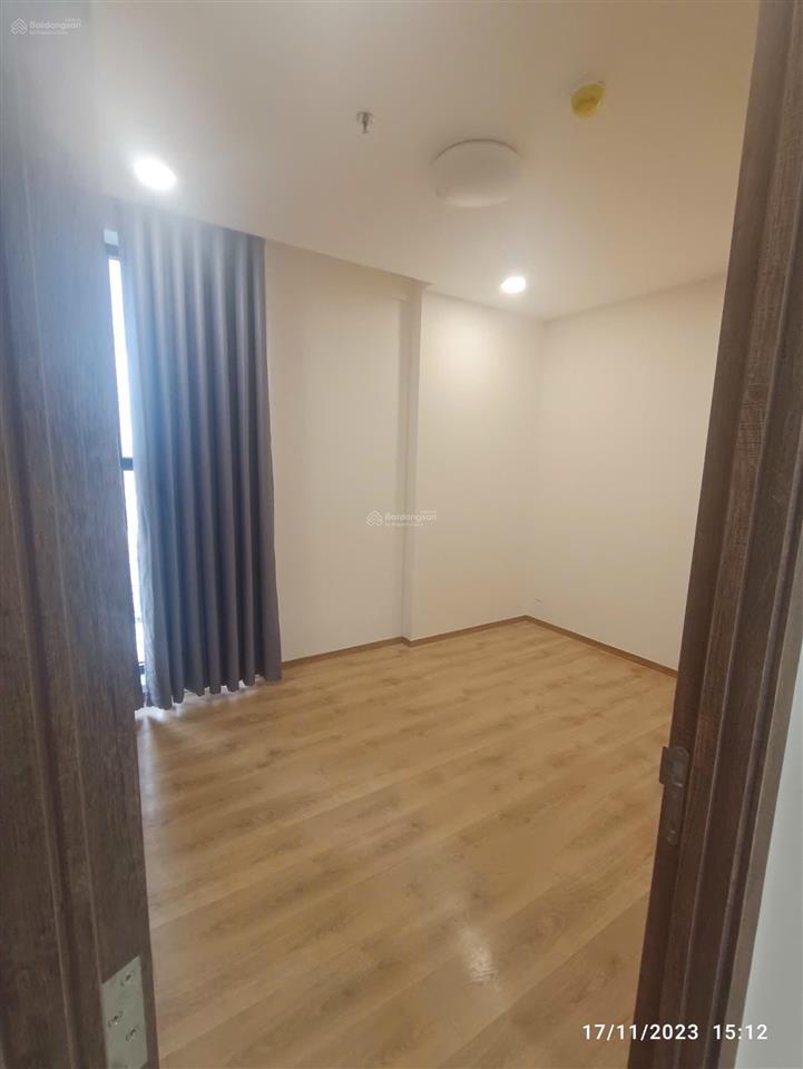 Cho thuê căn hộ park legend, 3pn, 2wc, 90m2, nội thất cơ bản, giá 20tr/tháng.  0976 028 ***