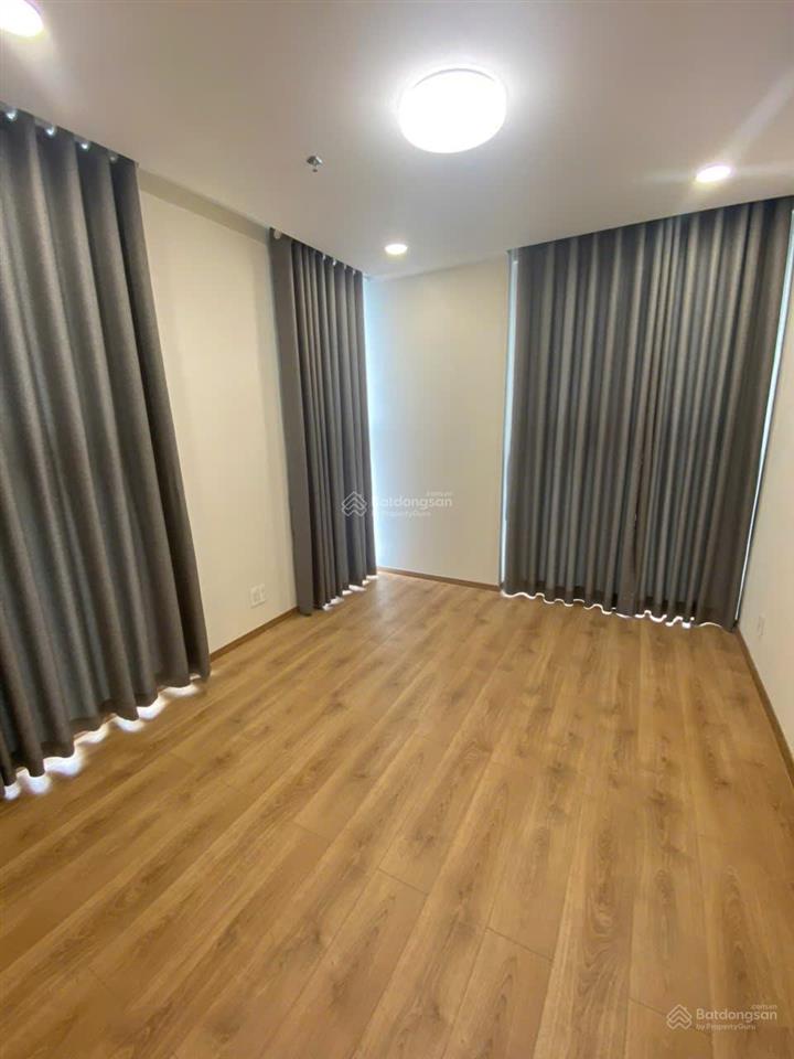 Cho thuê căn hộ park legend, 3pn, 2wc, 90m2, nội thất cơ bản, giá 20tr/tháng.  0976 028 ***
