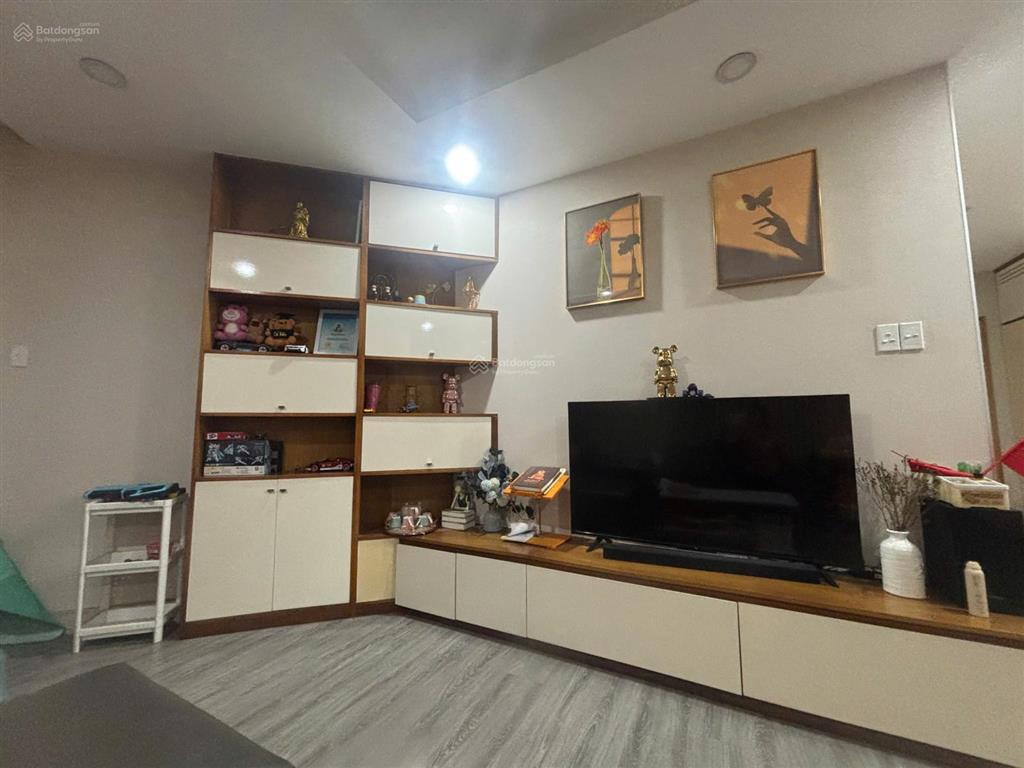 Cần bán căn hộ him lam chợ lớn, quận 6, 97m2, 2pn, 2wc, sổ hồng, giá 5,3 tỷ .  0976 028 ***