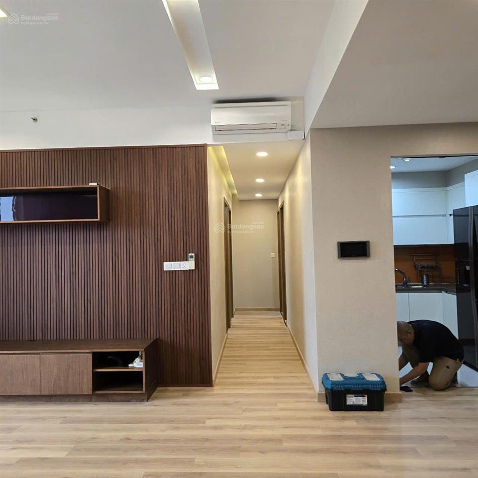 Sài gòn airport 125m2, 3pn siêu rộng, full nội thất, giá thuê 25 triệu/tháng. ở ngay.  0976 028 ***