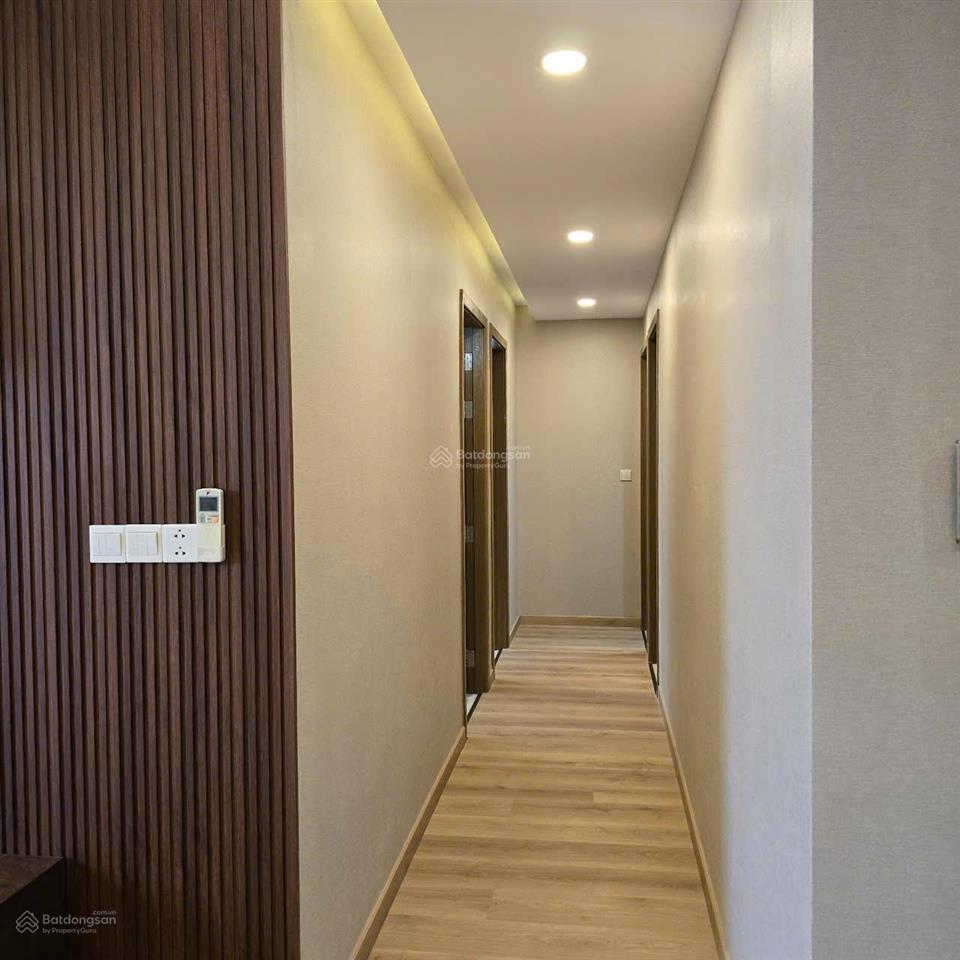 Sài gòn airport 125m2, 3pn siêu rộng, full nội thất, giá thuê 25 triệu/tháng. ở ngay.  0976 028 ***