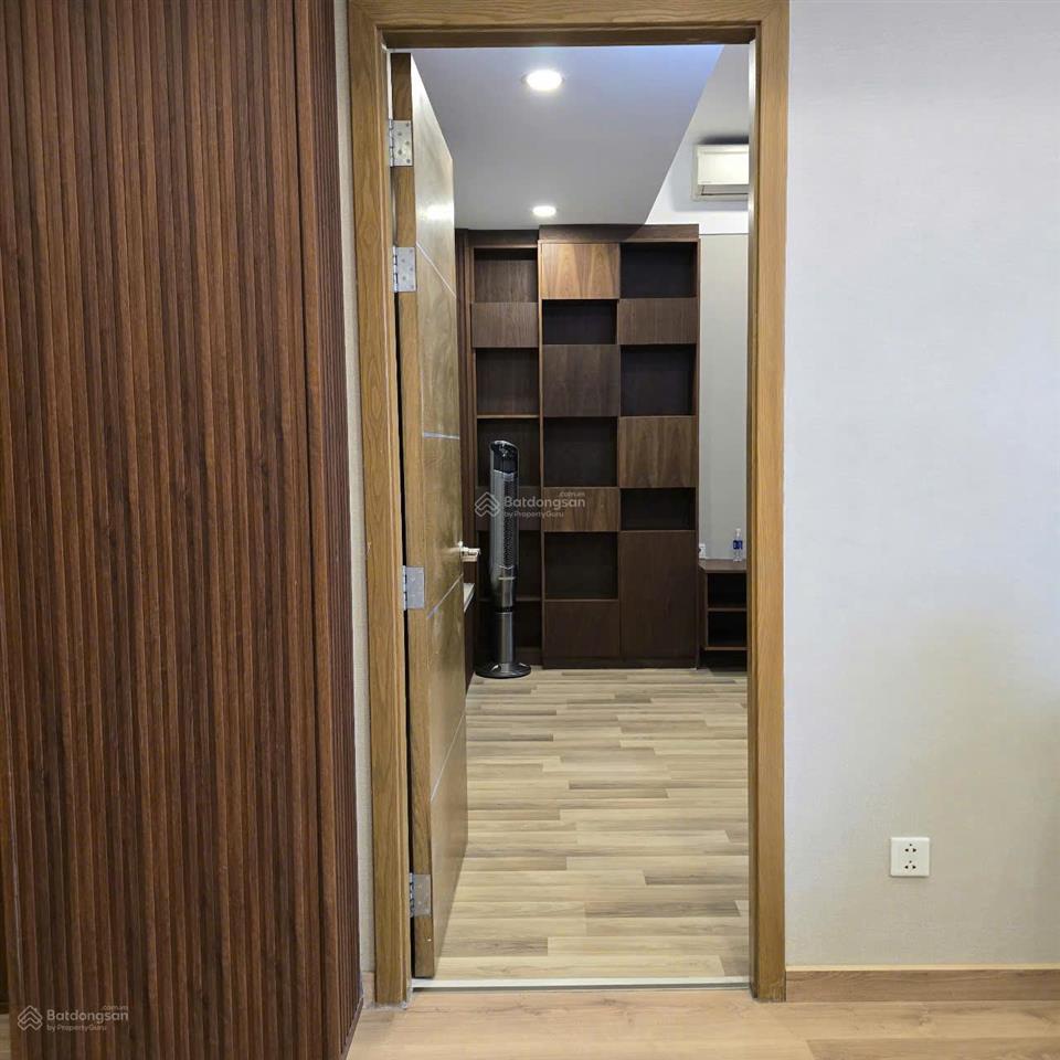 Sài gòn airport 125m2, 3pn siêu rộng, full nội thất, giá thuê 25 triệu/tháng. ở ngay.  0976 028 ***