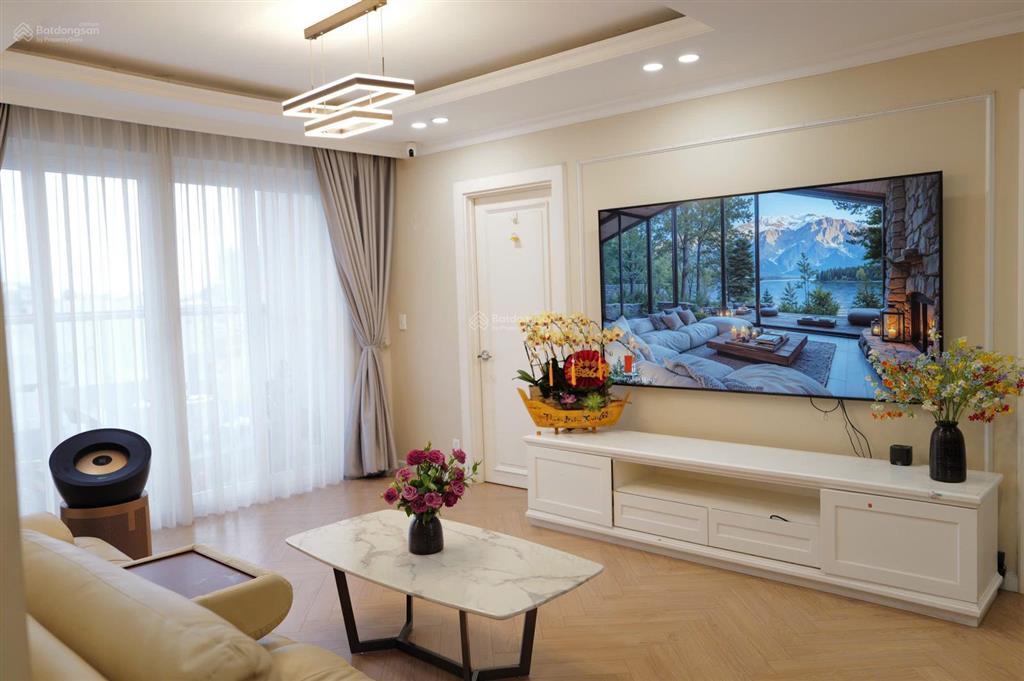 Chốt nhanh, căn góc sky center, 139m2 siêu rộng, 3pn, 3wc, giá tốt hiện nay 10,5 tỷ. 0976 028 ***
