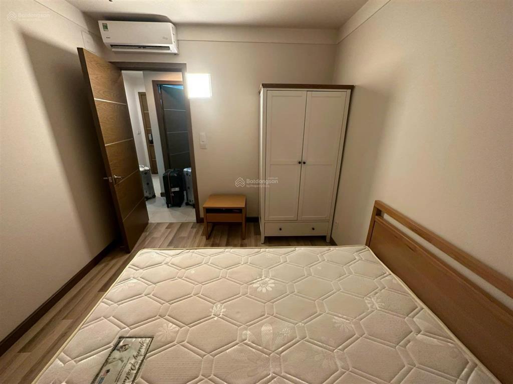 Cho thuê căn hộ cc sài gòn airport, 95m2, 2pn, full nội thất, giá 18tr/tháng.  0976 028 ***
