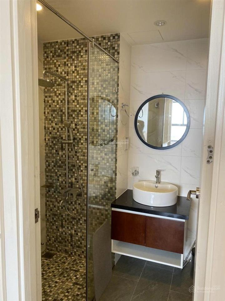 Cho thuê căn hộ kingston, 80m2, 2pn, 2wc, full nội thất, lầu trung, giá 20tr/tháng.  0976 028 ***