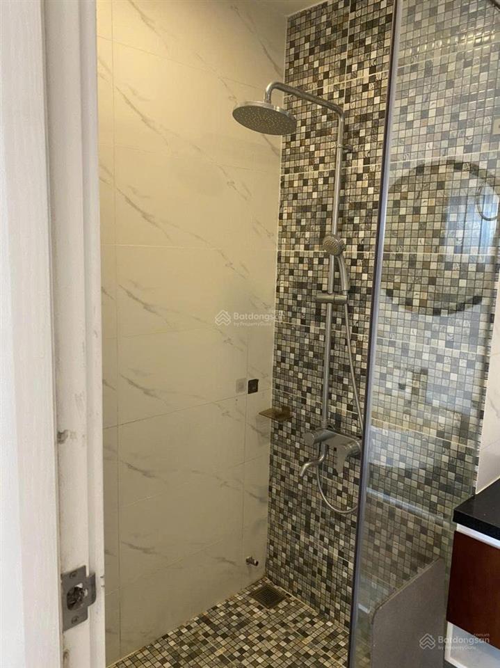 Cho thuê căn hộ kingston, 80m2, 2pn, 2wc, full nội thất, lầu trung, giá 20tr/tháng.  0976 028 ***