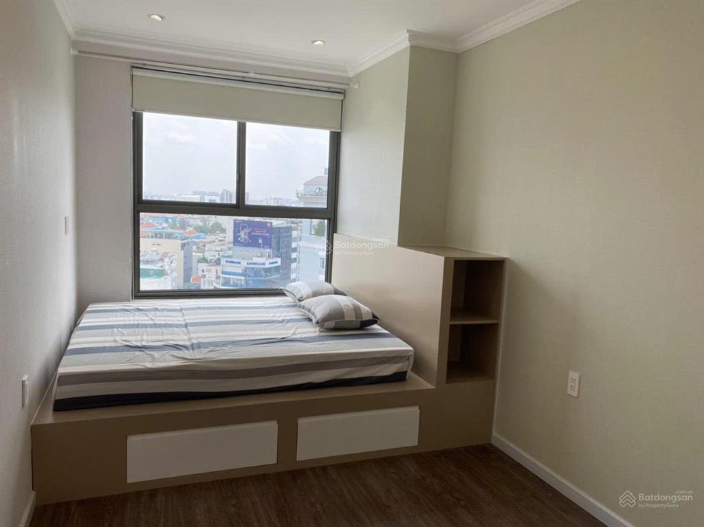 Cho thuê căn hộ kingston, 80m2, 2pn, 2wc, full nội thất, lầu trung, giá 20tr/tháng.  0976 028 ***