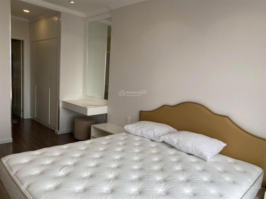 Cho thuê căn hộ kingston, 80m2, 2pn, 2wc, full nội thất, lầu trung, giá 20tr/tháng.  0976 028 ***