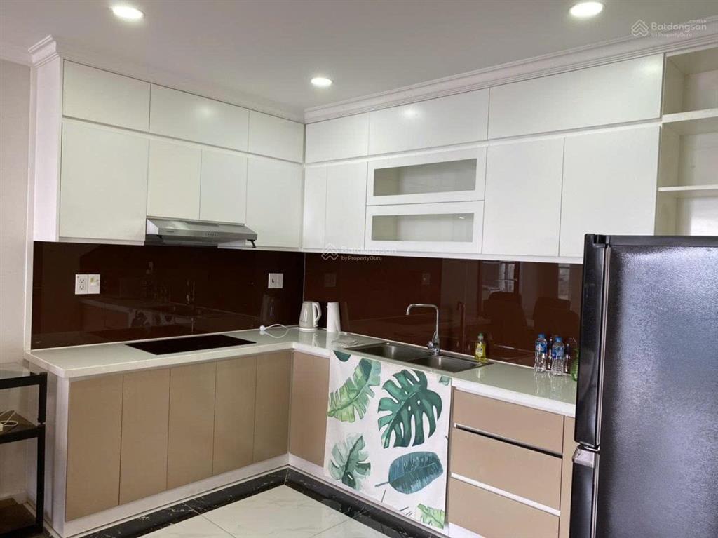 Cho thuê căn hộ kingston, 80m2, 2pn, 2wc, full nội thất, lầu trung, giá 20tr/tháng.  0976 028 ***