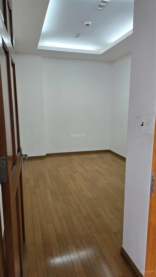 Cho thuê căn hộ sky center, phổ quang, 74m2, 2pn, 2wc, nội thất cơ bản, giá 14 tr/th.  0976 028 ***