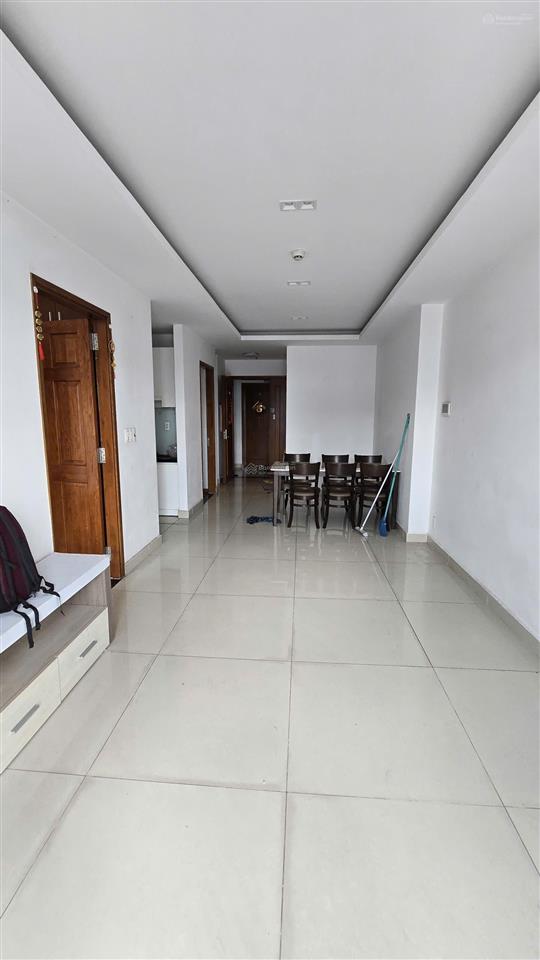 Cho thuê căn hộ sky center, phổ quang, 74m2, 2pn, 2wc, nội thất cơ bản, giá 14 tr/th.  0976 028 ***