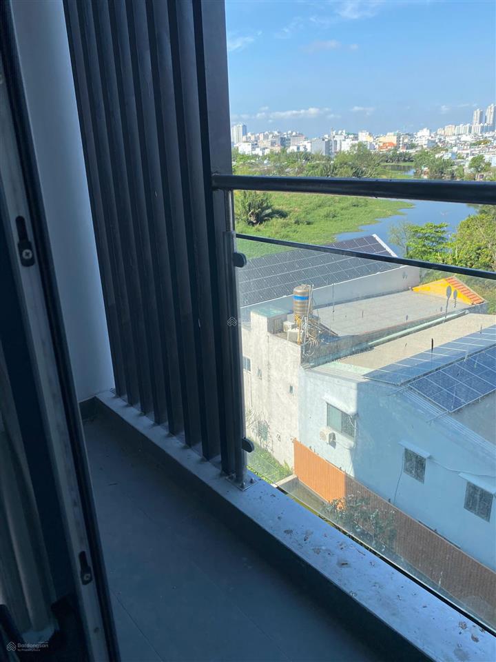 Chính chủ cho thuê căn hộ ascent lakeside, dt 60m2/ 2pn, có máy lạnh, rèm, giá 11 triệu