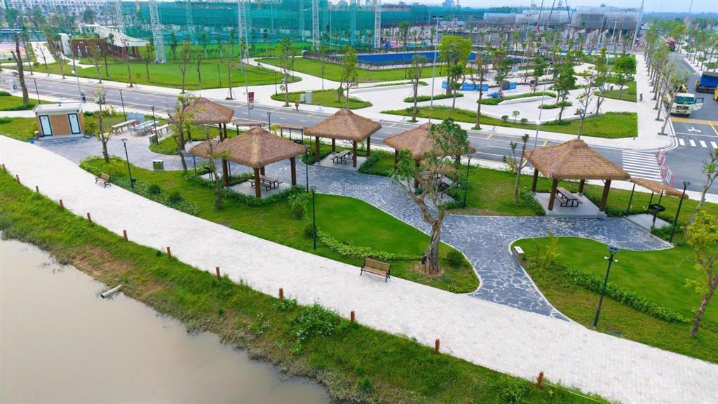 Hot 120m2 chỉ 20.6 tỷ căn xẻ khe 3 mặt thoáng, gần công viên, trục đường thông 13m tây thăng long