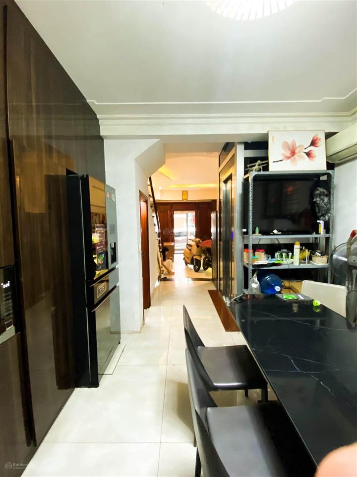 Bán nhà riêng tại phố pháo đài láng, 26,91 tỷ, 56m2, view đẹp, giá tốt