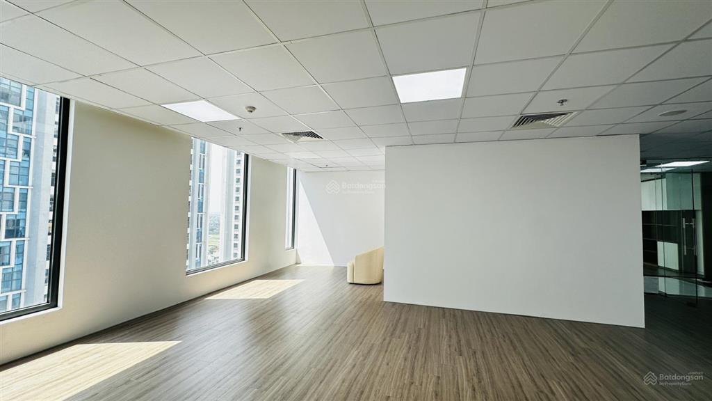Cho thuê 70m2 văn phòng hạng a  giá thuê hạng c