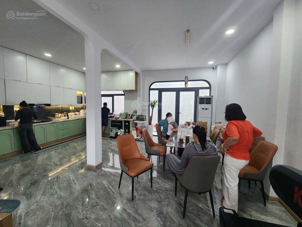 Chỉ 16.9 tỷ nhà ngay mặt tiền tân quy  quận 7  hiếm ngang 7m  4 pn  chủ thiện chí