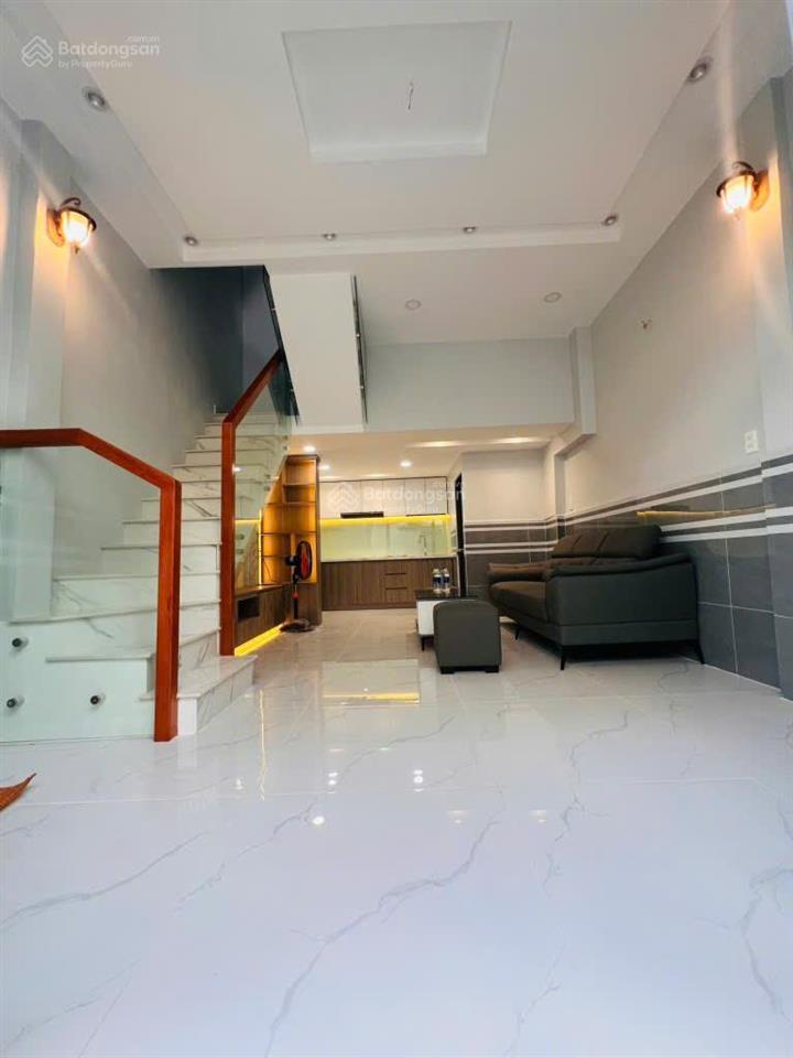Hơn 3 tỷ sở hữu nhà 3 tầng hxh quận 7