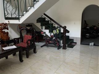 Biệt thự góc 2 mặt tiền quận 7 ngang khủng 11m .chỉ 100tr/m2 chốt gấp!