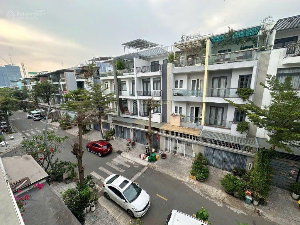 Bán nhà 4 tầng mặt tiền kinh doanh 12m phú thuận, quận 7dt 5x18mkdc đồng bôchỉ 15.2 tỷ