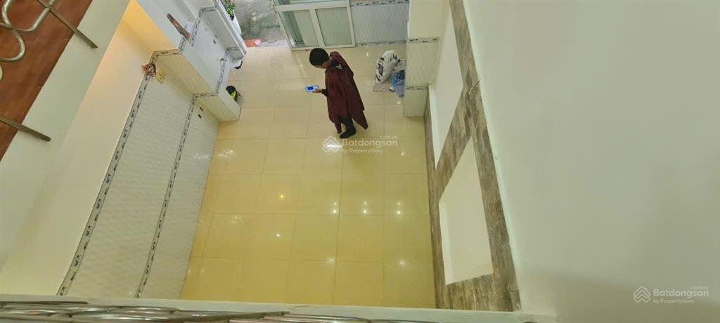 4 tỷ 3 nhà 3 tầng quận 7  ngay hoàng trọng mậu, tân hưng  dt 4x10m  4 pn, dt 10 triệu