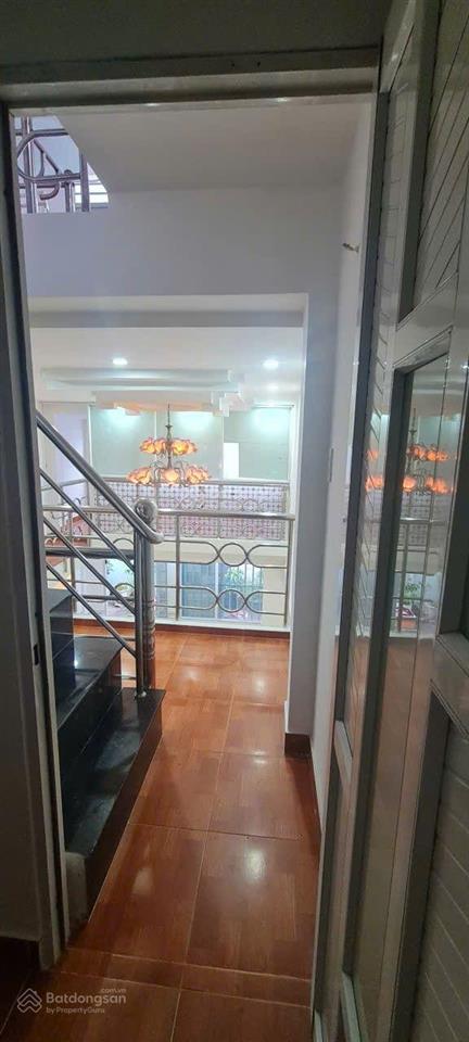 4 tỷ 3 nhà 3 tầng quận 7  ngay hoàng trọng mậu, tân hưng  dt 4x10m  4 pn, dt 10 triệu