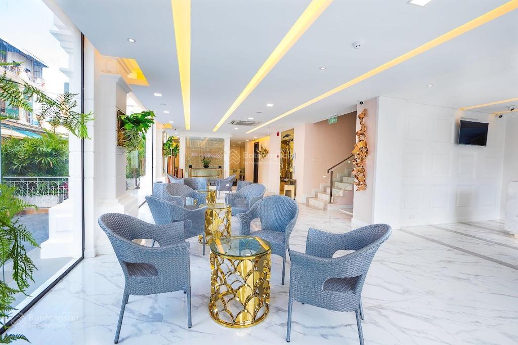 Mặt phố trần quốc toản  hoàn kiếm  500m2, mt 12m, sổ vuông  view hồ nguyễn du