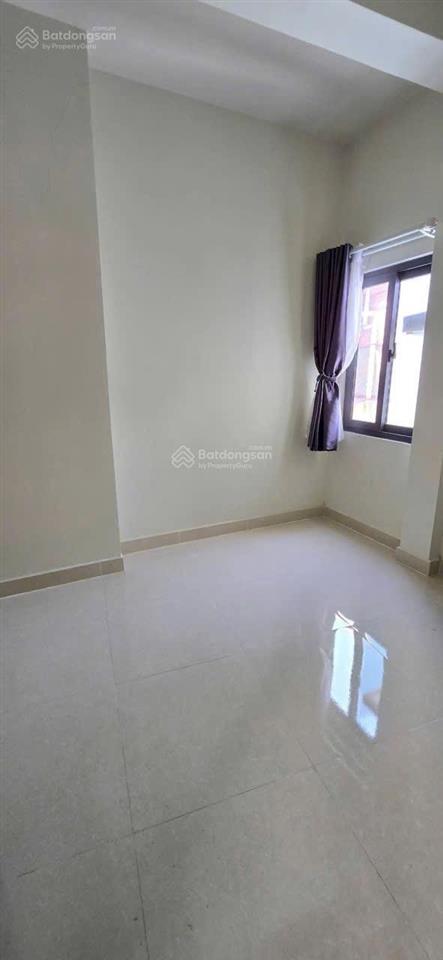 Nhà mới 4 tầng, 2 mặt tiền hẻm trước sau vào ở ngay  bình đông, p14, quận 8 (nay p. phú định)