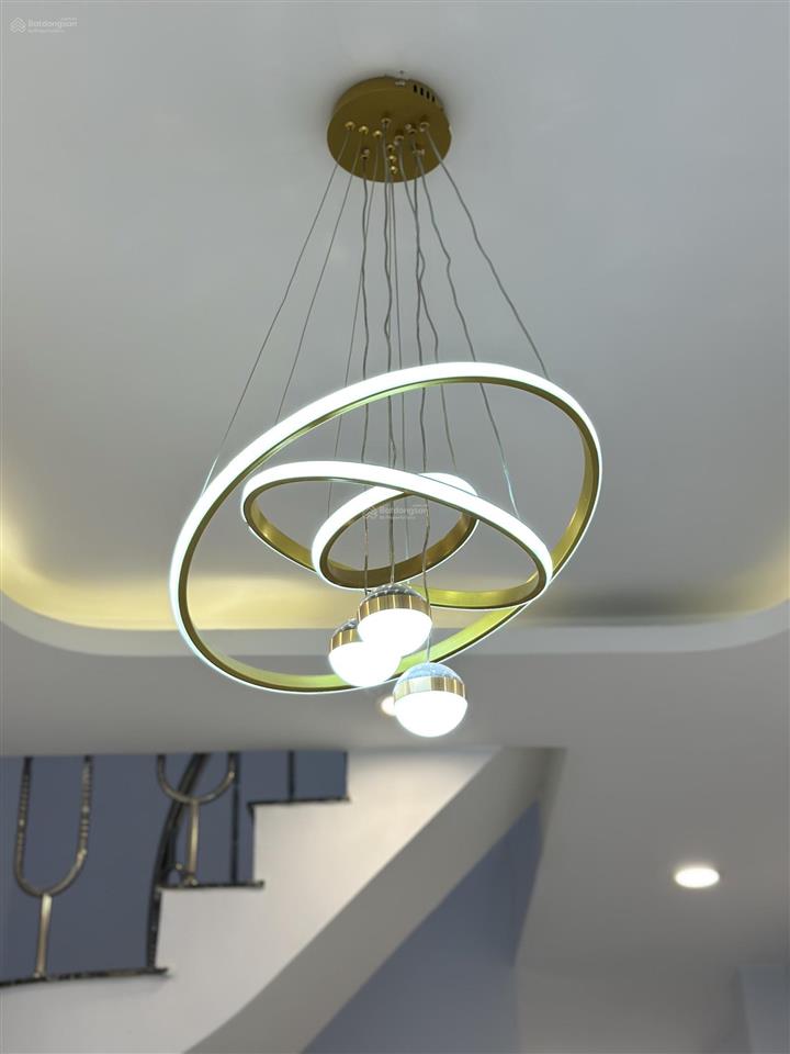 Nhà mới nở hậu  sân rộng để xe chỉ nhỉnh 4 tỷ lưu hữu phước q8