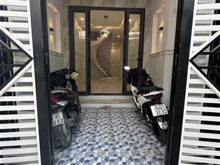 Nhà mới nở hậu  sân rộng để xe chỉ nhỉnh 4 tỷ lưu hữu phước q8