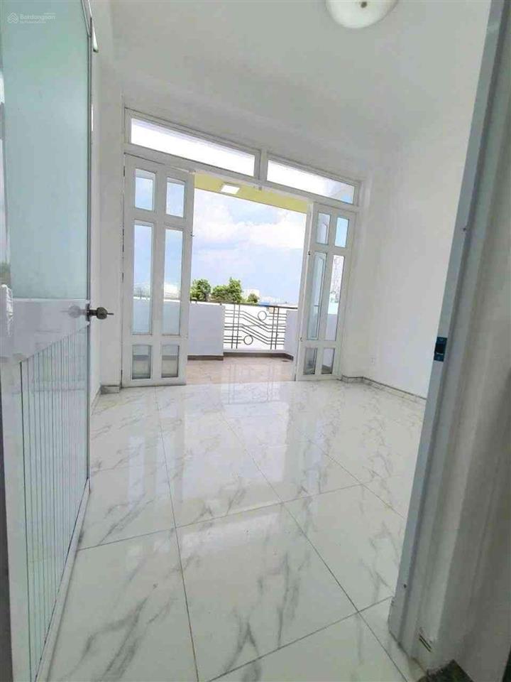Nhà mới 3 tầng gần chợ phạm thế hiển, quận 8