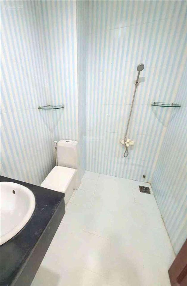Nhà mới 3 tầng gần chợ phạm thế hiển, quận 8