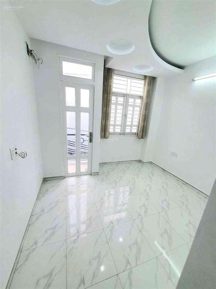 Nhà mới 3 tầng gần chợ phạm thế hiển, quận 8