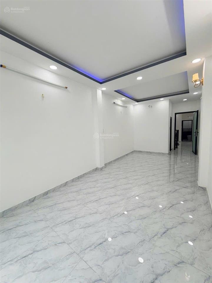 6 tỷ 200  nhà mới 4 tầng 115m cách mặt tiền đường 20m mai hắc đế phường 15 quận 8