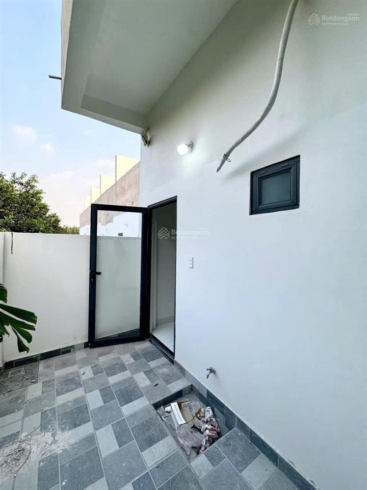 Nhà lầu đẹp gần changsin, ngay cây xăng thạnh phú, đường vỉa hè 9m, tặng nội thất, trả trước 500tr