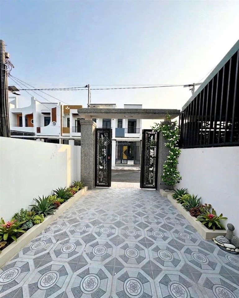 Nhà lầu đẹp gần changsin, ngay cây xăng thạnh phú, đường vỉa hè 9m, tặng nội thất, trả trước 500tr