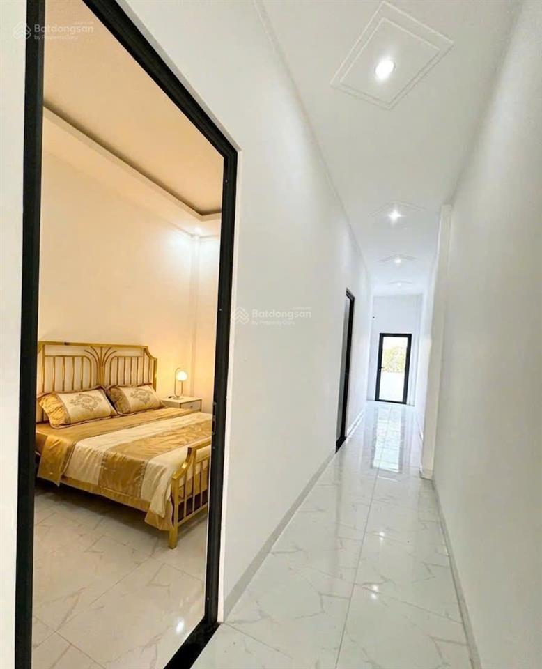 Nhà lầu đẹp gần changsin, ngay cây xăng thạnh phú, đường vỉa hè 9m, tặng nội thất, trả trước 500tr