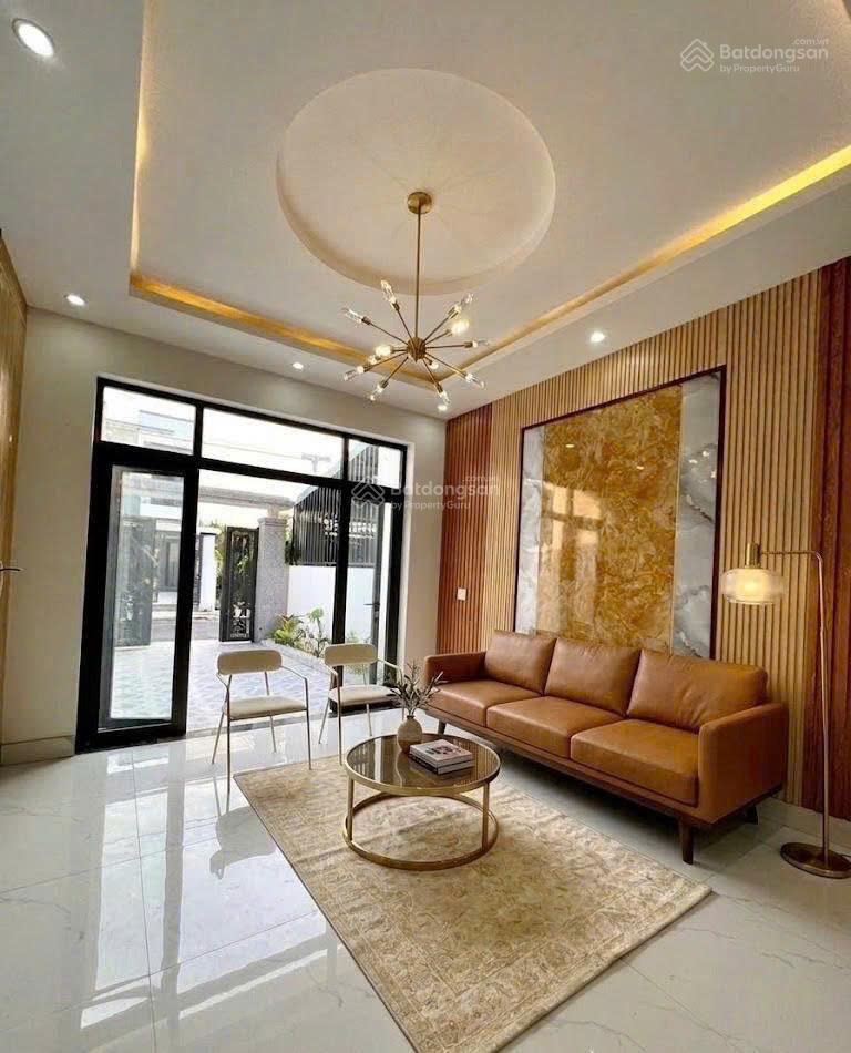 Nhà lầu đẹp gần changsin, ngay cây xăng thạnh phú, đường vỉa hè 9m, tặng nội thất, trả trước 500tr