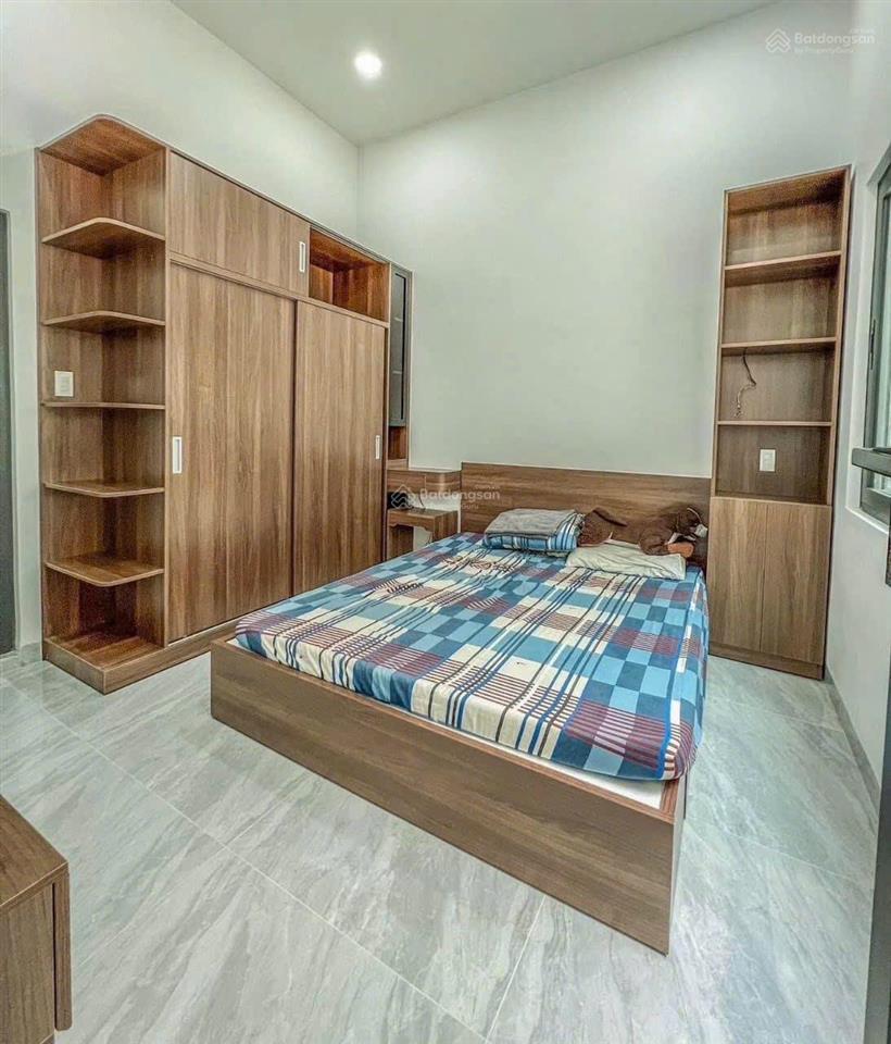 Anh chị tìm nhà sổ riêng thổ cư tài chính 350tr thì xem căn này của em nhé, ngay chợ thạnh phú.