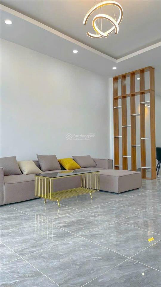 Anh chị tìm nhà sổ riêng thổ cư tài chính 350tr thì xem căn này của em nhé, ngay chợ thạnh phú.