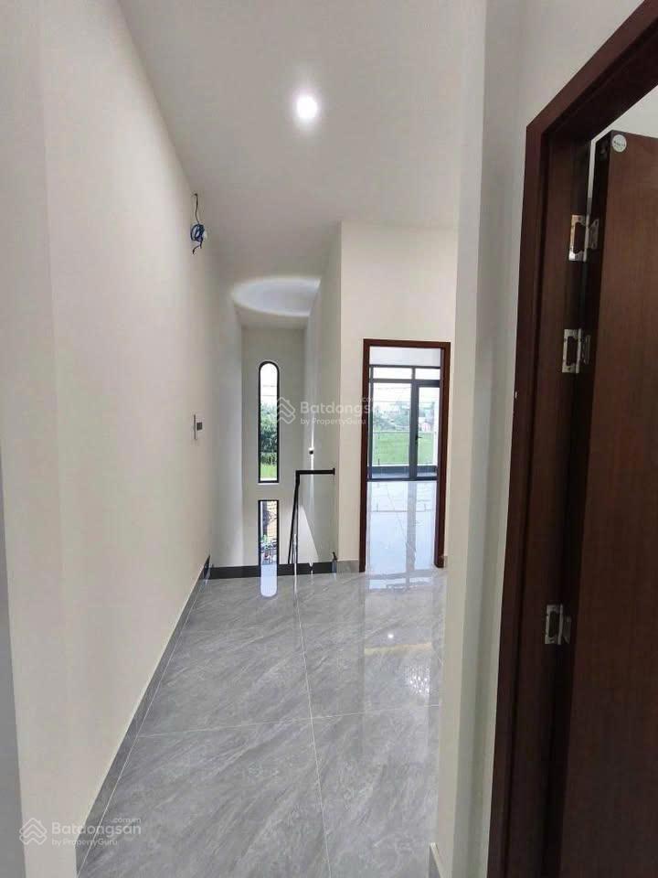 Cô chú về quê ở luôn, cần bán nhanh căn nhà lầu gần cây xăng 75, argribank đồng khởi